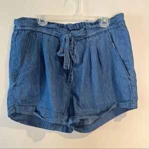2/25$ Almost Famous Buckle Chambray  Paper Bag High Rise Lightweight Shorts L